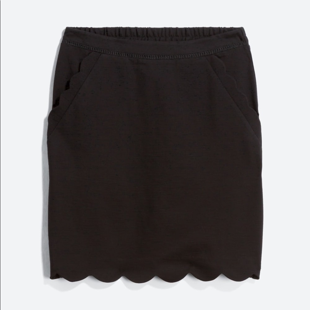 Black scallop hem skirt (with pockets!)